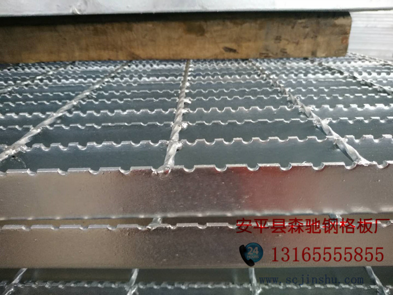 齿形沟盖板
